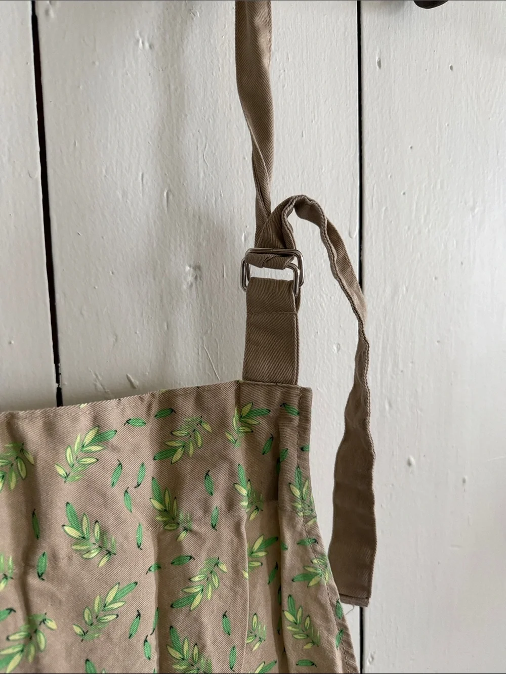 Kitchen Apron with Potted Plant Pocket - Tan and Green